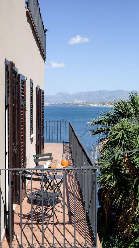 Castellano suites - image 10