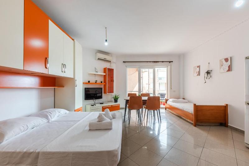 Orange Beachfront Studio by PS - image 5