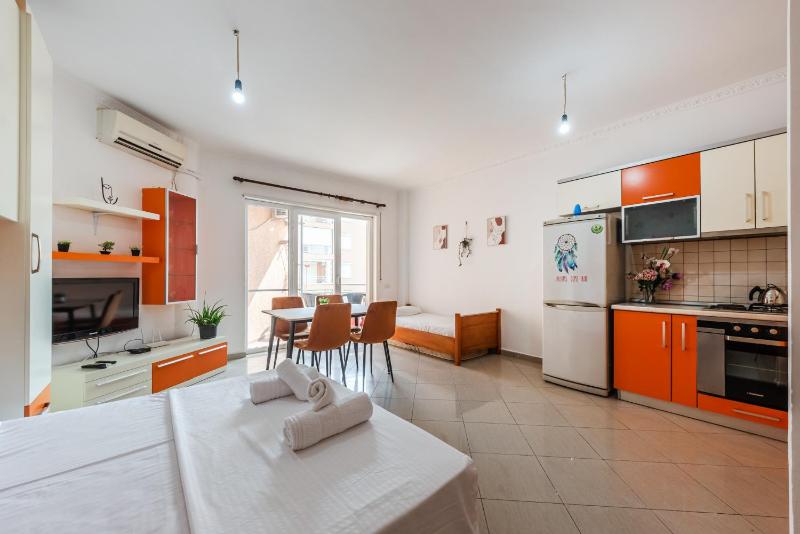 Orange Beachfront Studio by PS - image 16