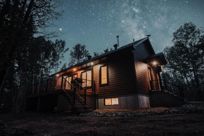 Nature & lake access Tremblant Images