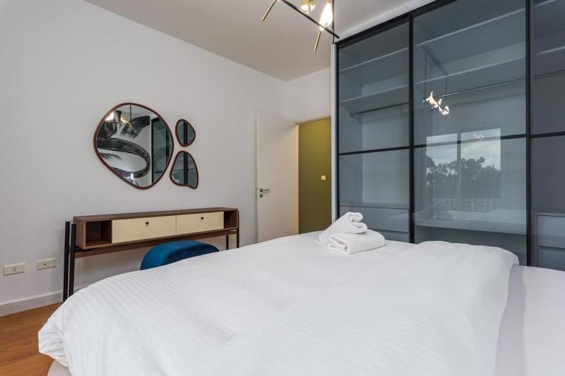 Perla's 2-BR Apt in Mar Mikhael - image 6