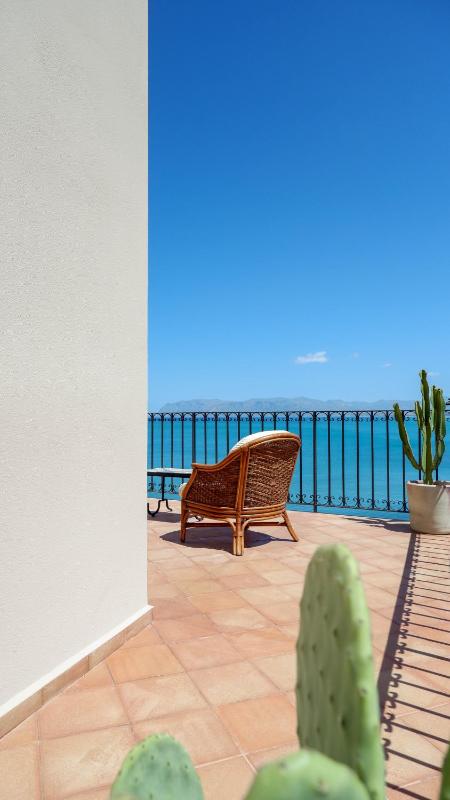 Castellano suites - image 26