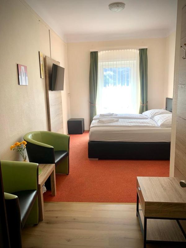 Classic Double Room with City View image 2