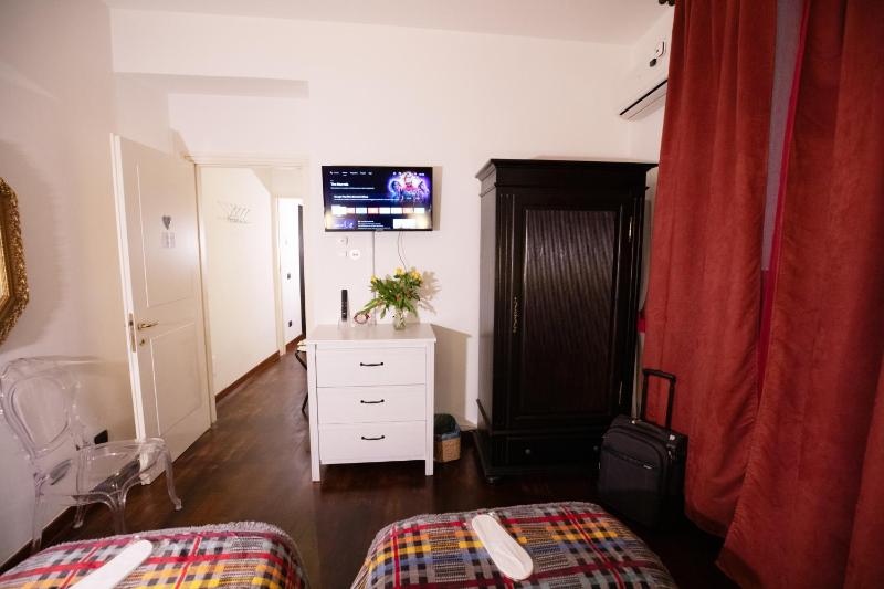 Like Romeo Suites - image 16