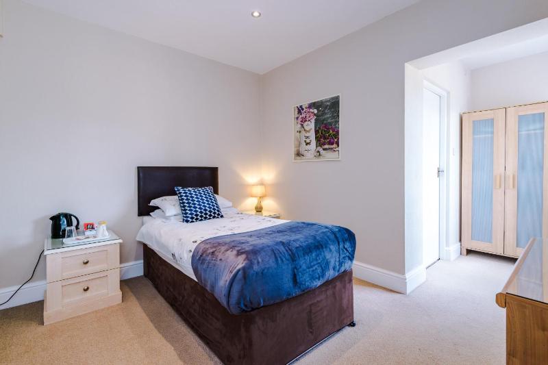 Single Room image 1