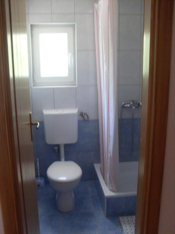 Twin Room image 2