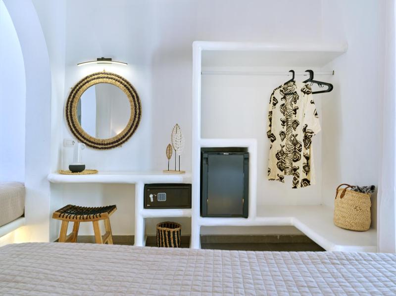 Superior Triple Room image 4