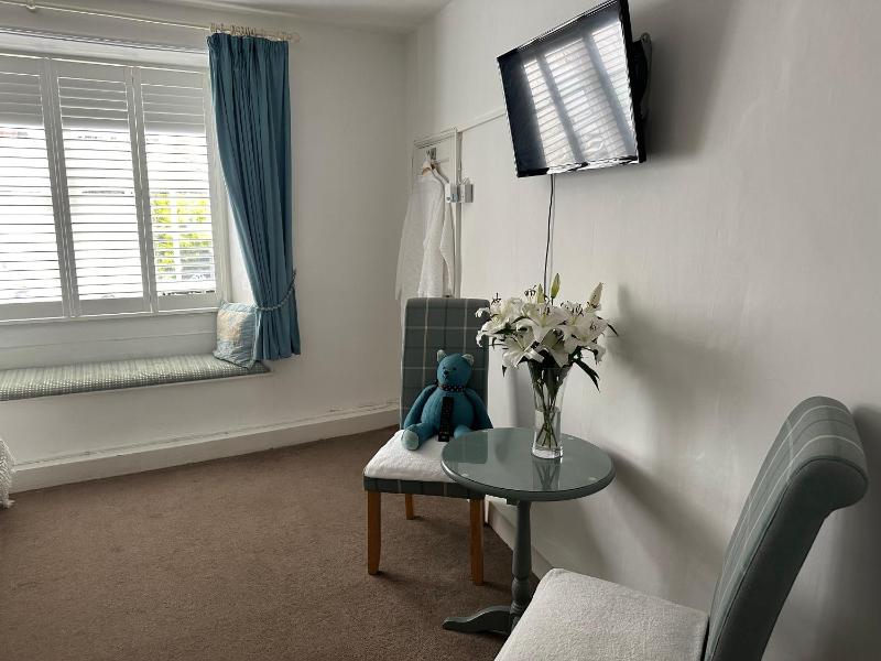 Double Room image 3