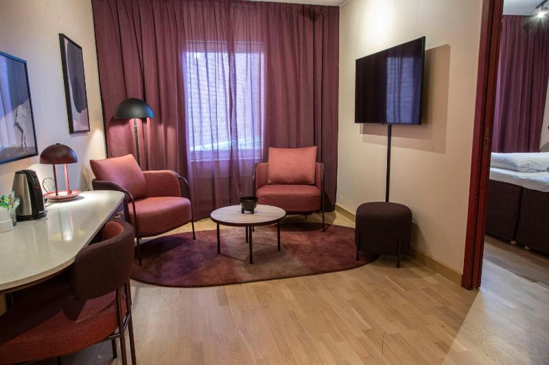 Superior King Room image 2