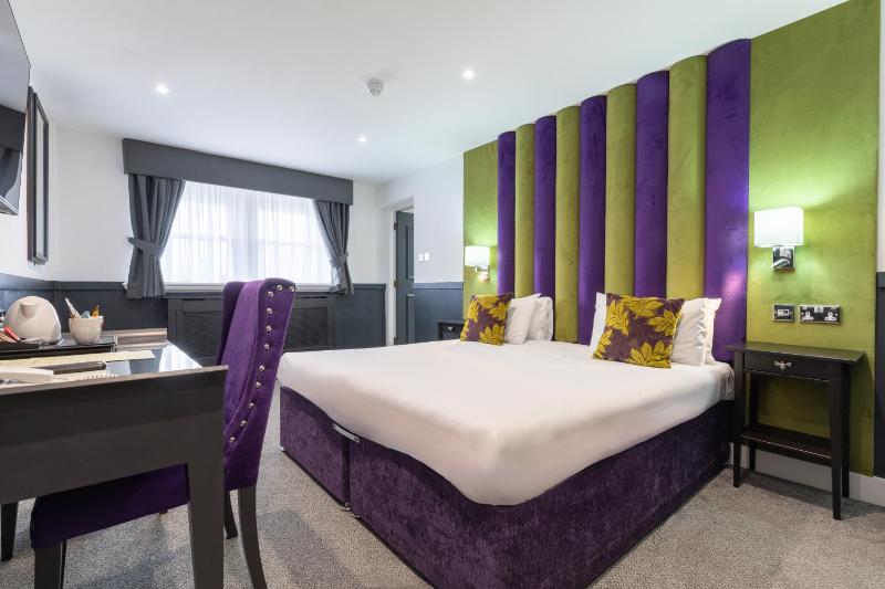 Deluxe Room image 3