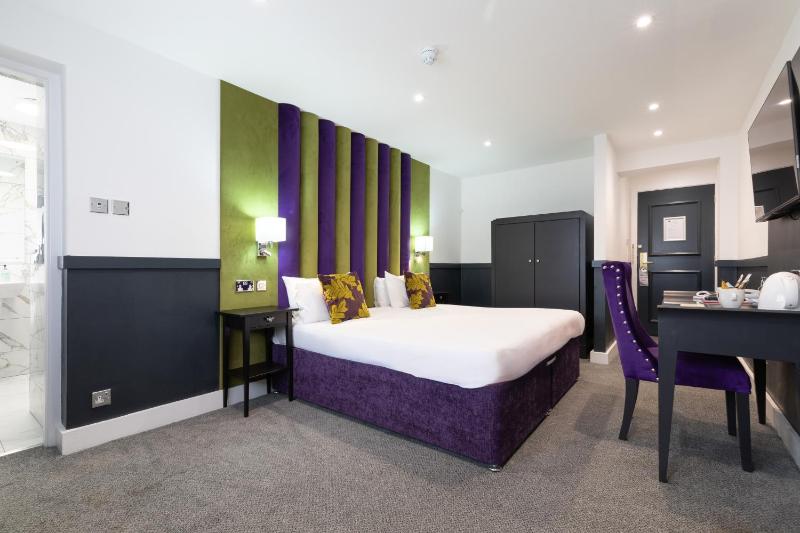 Deluxe Room image 4
