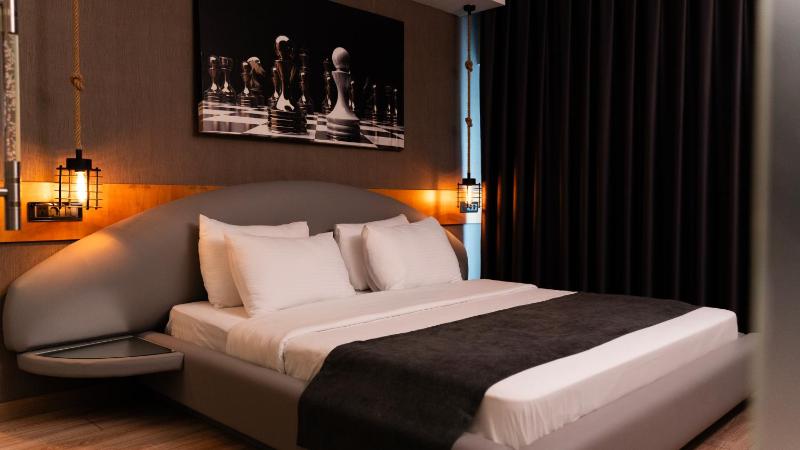 Deluxe Suite with City View image 1