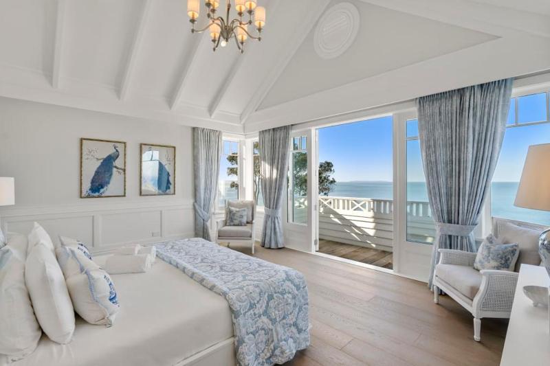 Hampton on View Luxury Clifftop in Campbells Bay - image 12