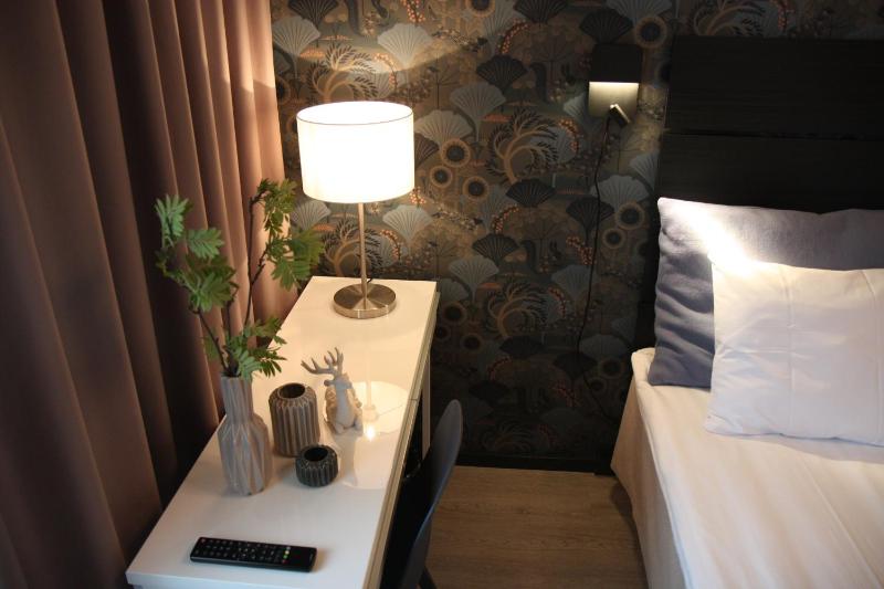 Standard Twin Room image 4