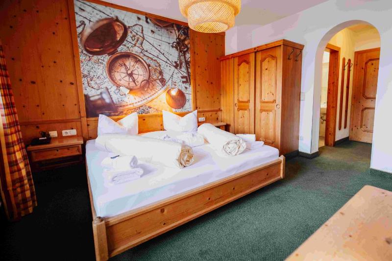 Double Room with Balcony image 1
