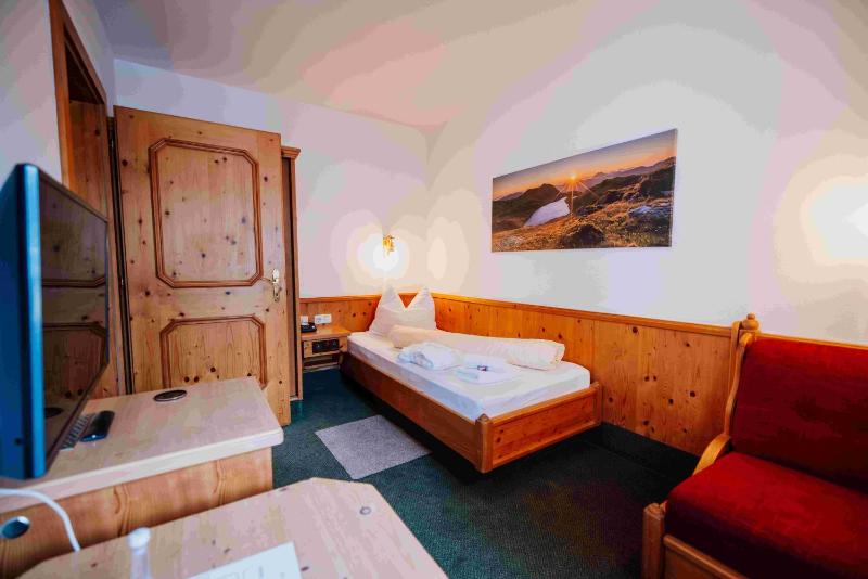 Single Room image 1