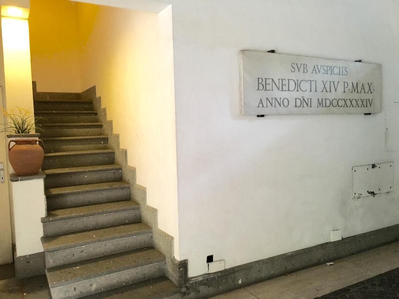 One-Bedroom Apartment with City View image 3