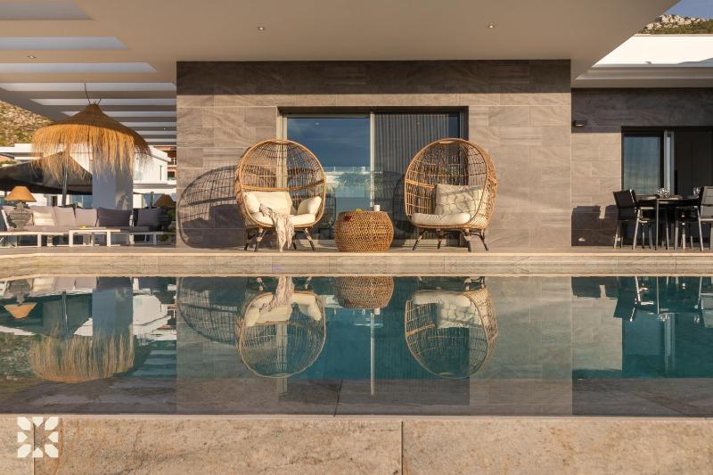 Villa Philia by Abahana Villas - image 31