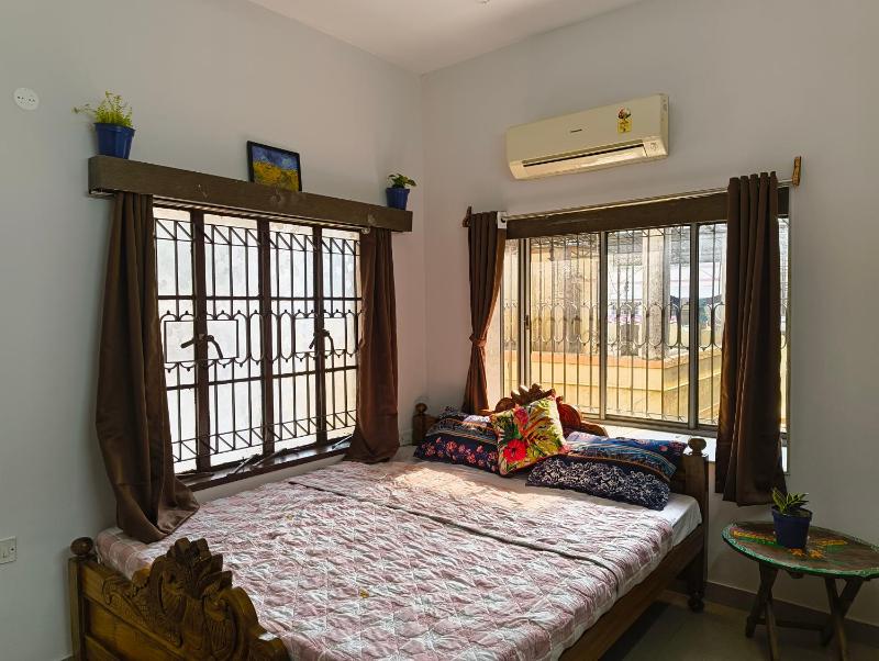 Calcutta Backpackers - image 1