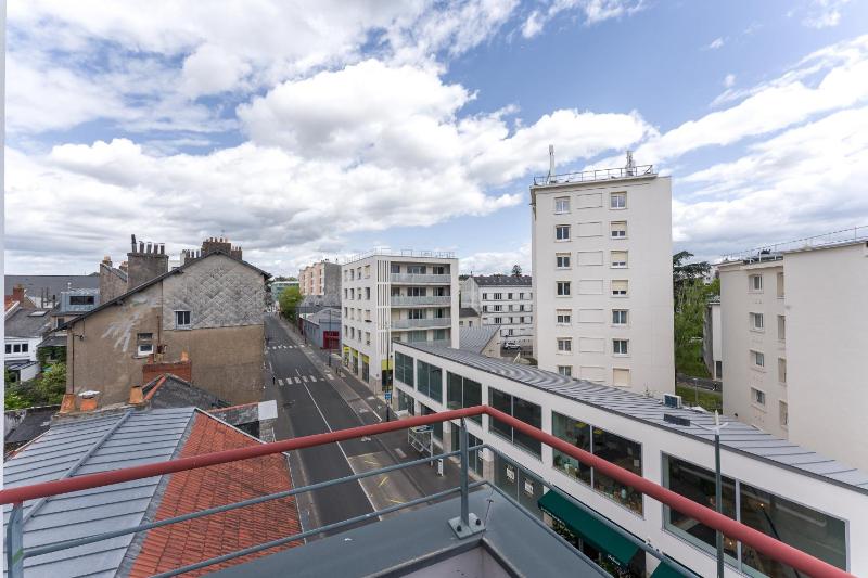 Le Sully - Joli duplex centre de Nantes - image 11
