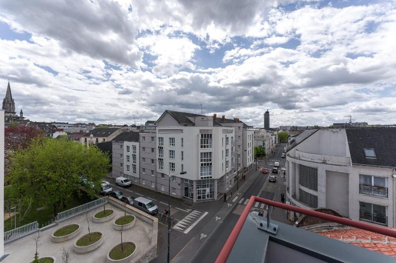 Le Sully - Joli duplex centre de Nantes - image 10