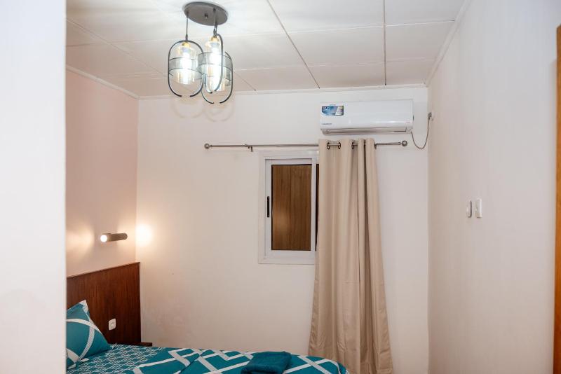 DOUALA Maison Meublée Moderne - CLIM - Groupe Electrogène - WIFI - PARKING - - image 10