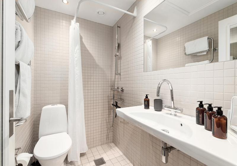 Standard Single Room image 4