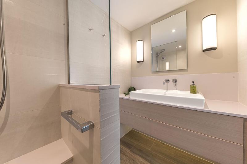 Cherry Garth HOT TUB HIRE AVAILABLE - image 32