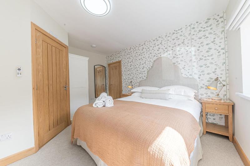 Cherry Garth HOT TUB HIRE AVAILABLE - image 21