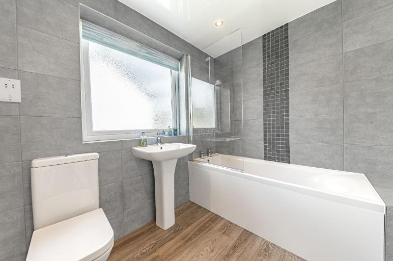 Cherry Garth HOT TUB HIRE AVAILABLE - image 39