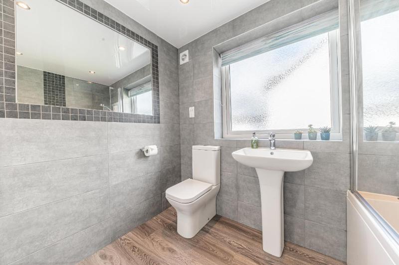 Cherry Garth HOT TUB HIRE AVAILABLE - image 11