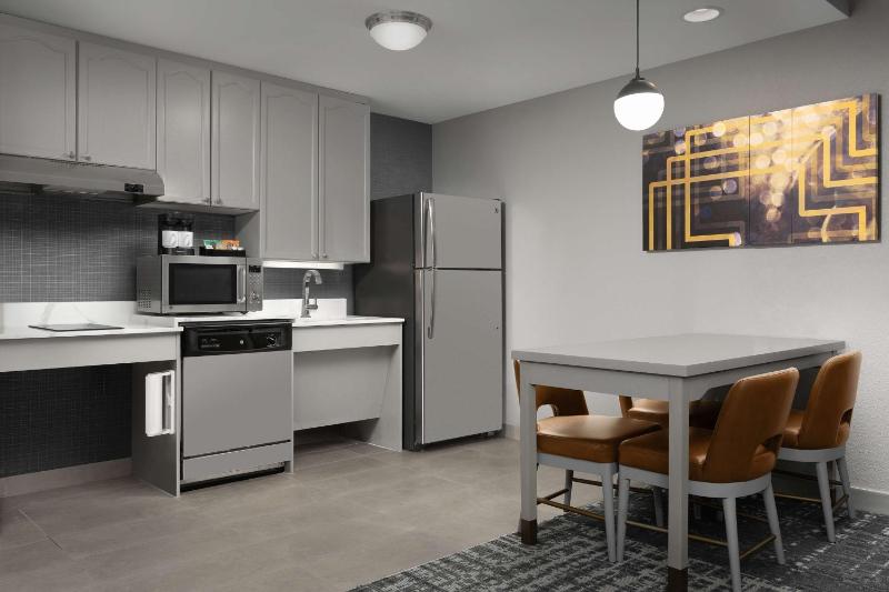 Two-Bedroom Suite image 3