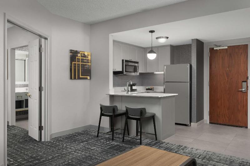 One-Bedroom King Suite - Non-Smoking image 4