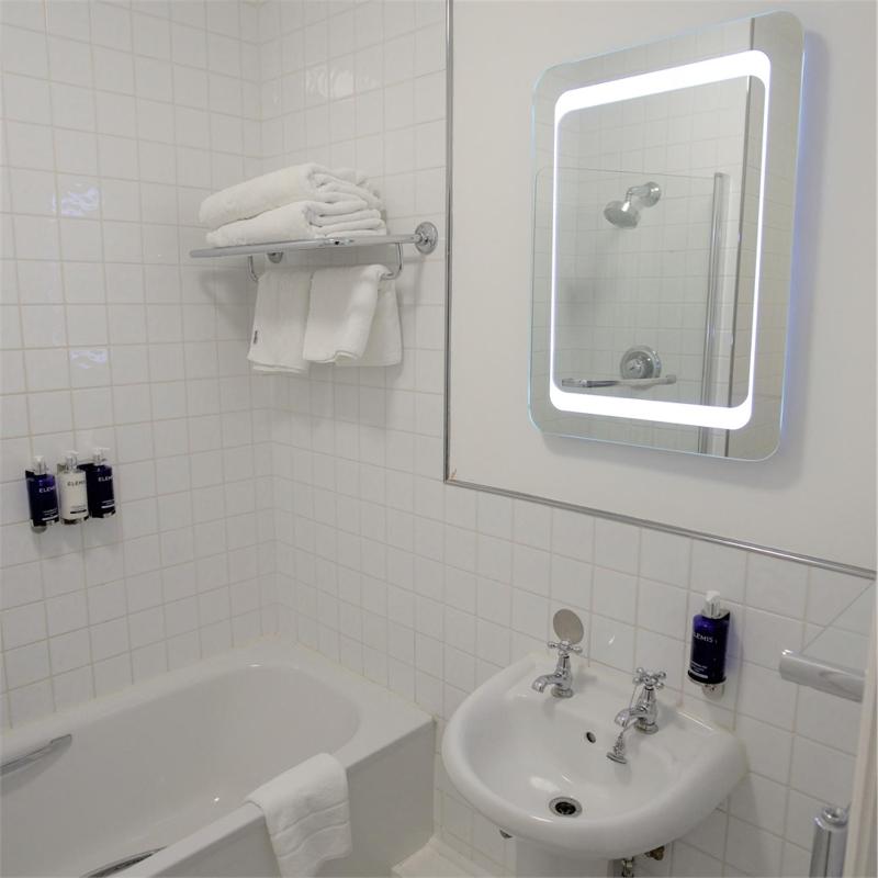 Standard Double Room image 1