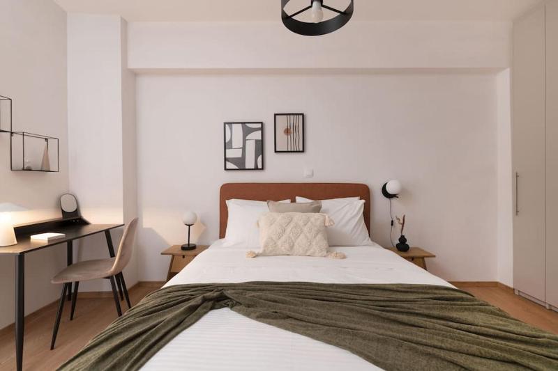Koukaki 2BR Apartment by UPSTREET - image 12