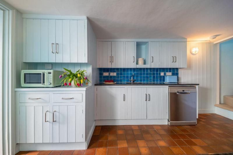 Marine Cottage - image 11