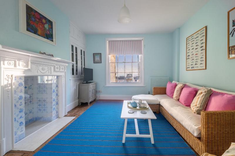Marine Cottage - image 8