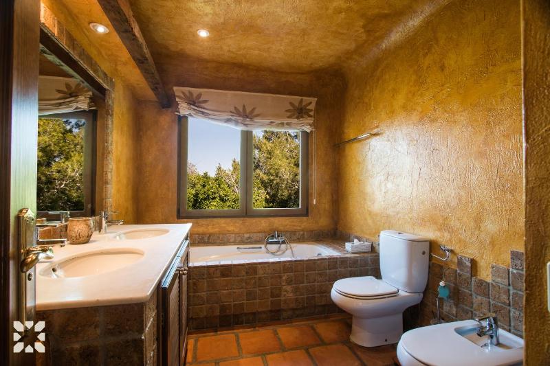 Villa Mistral by Abahana Villas - image 13