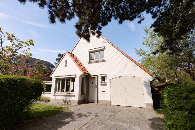 Cozy spacious villa near the coast in Koksijde Images