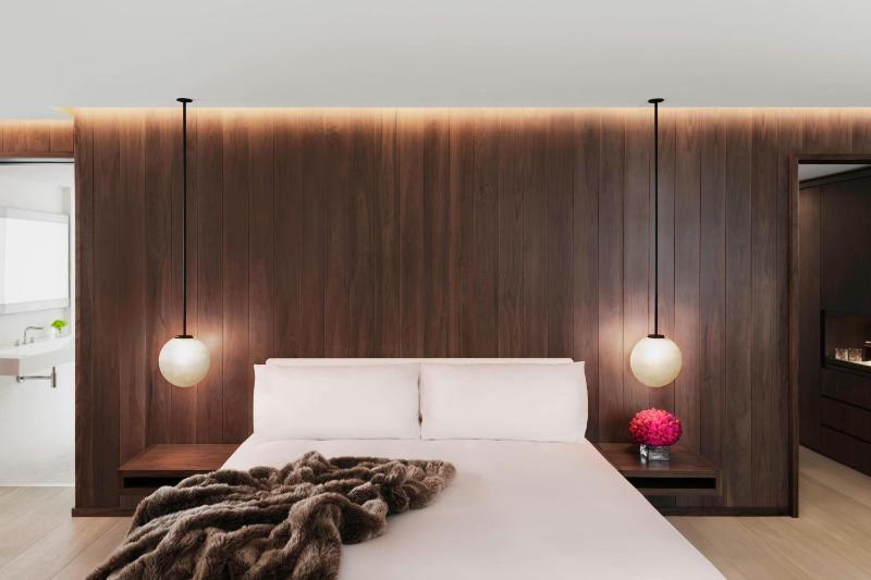 Berners Suite, Suite, 1 King, Corner room image 1