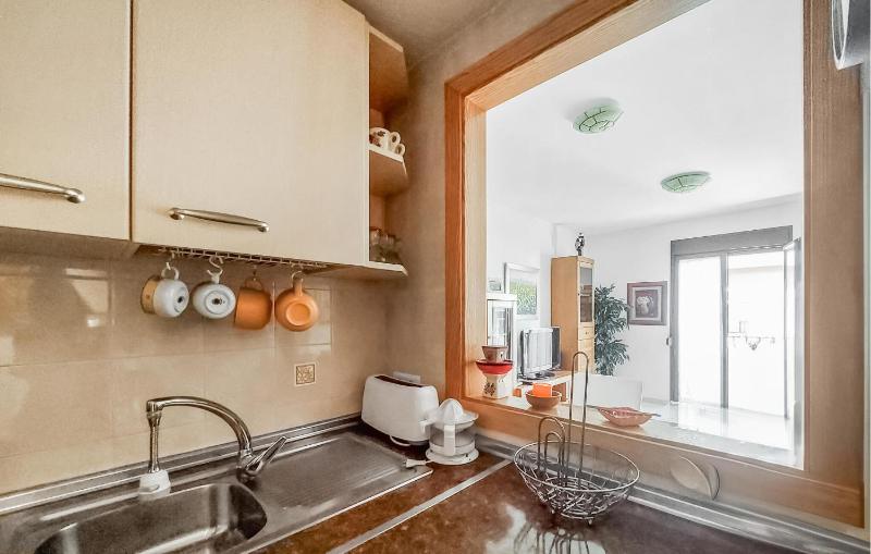 2 Bedroom Beautiful Apartment In Fuengirola - image 12