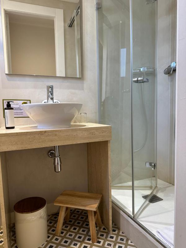 Superior Twin Room image 4