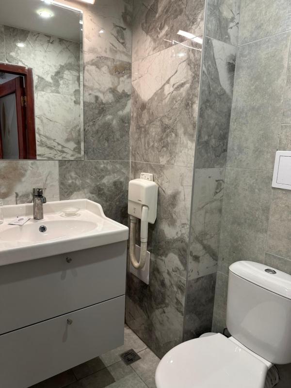 Budget Double Room image 3