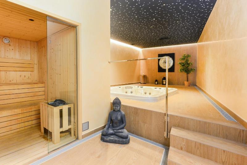 Pure South Penthouse 2447 Manilva Costa - image 16
