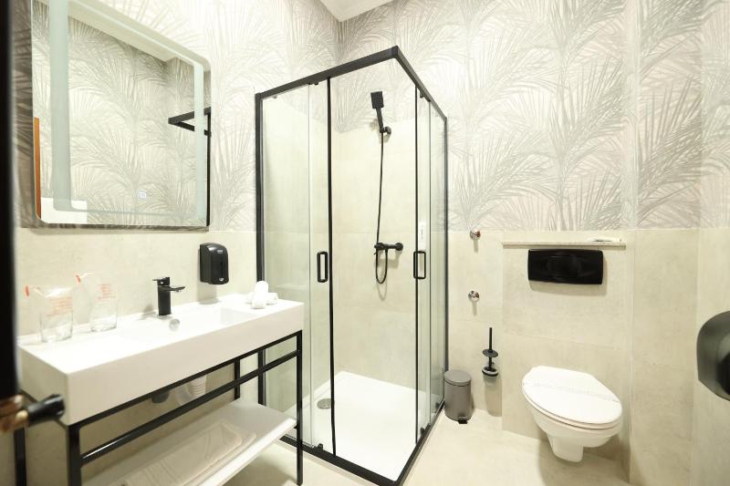 Superior Twin Room image 2