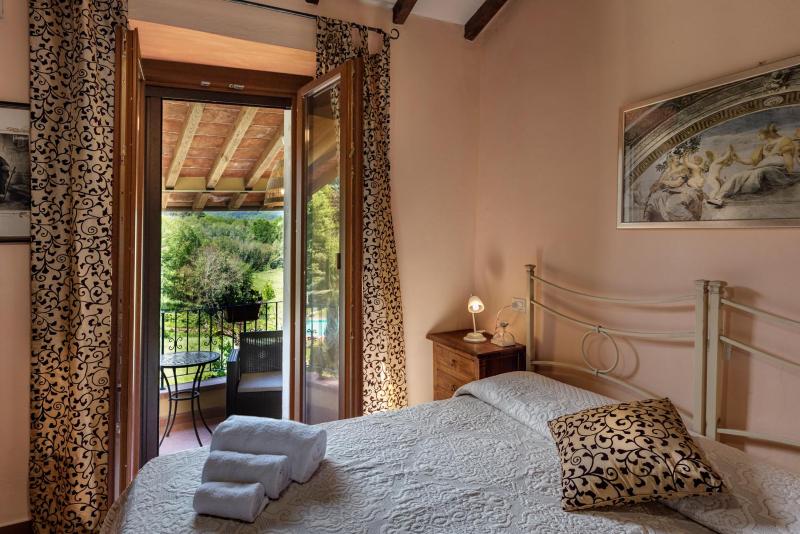 Double Room with Patio image 3