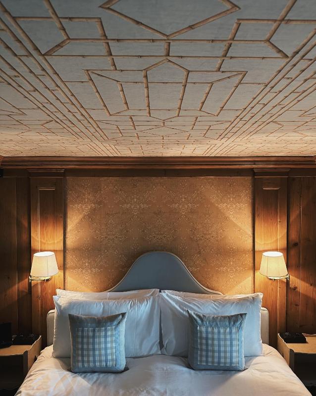 Junior Suite with Balcony image 2