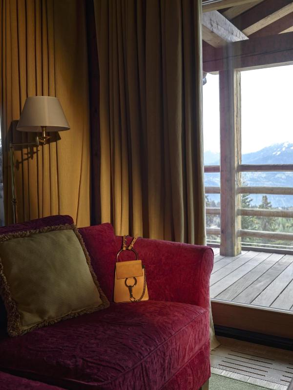 Junior Suite with Balcony image 3