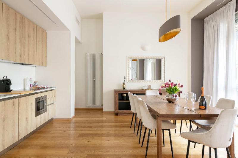 Three-Bedroom Apartment - Via Asole 2 image 3