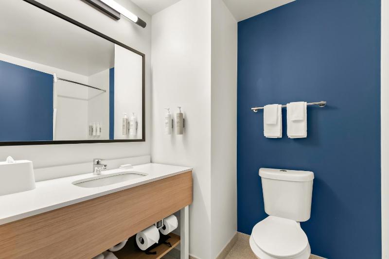 King Room image 2